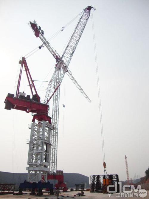 永茂建机stl2400超大型动臂式塔机获中国工程机械年度产品top50(2013)